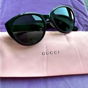 SOLD! Gucci Woman’s Sunglasses